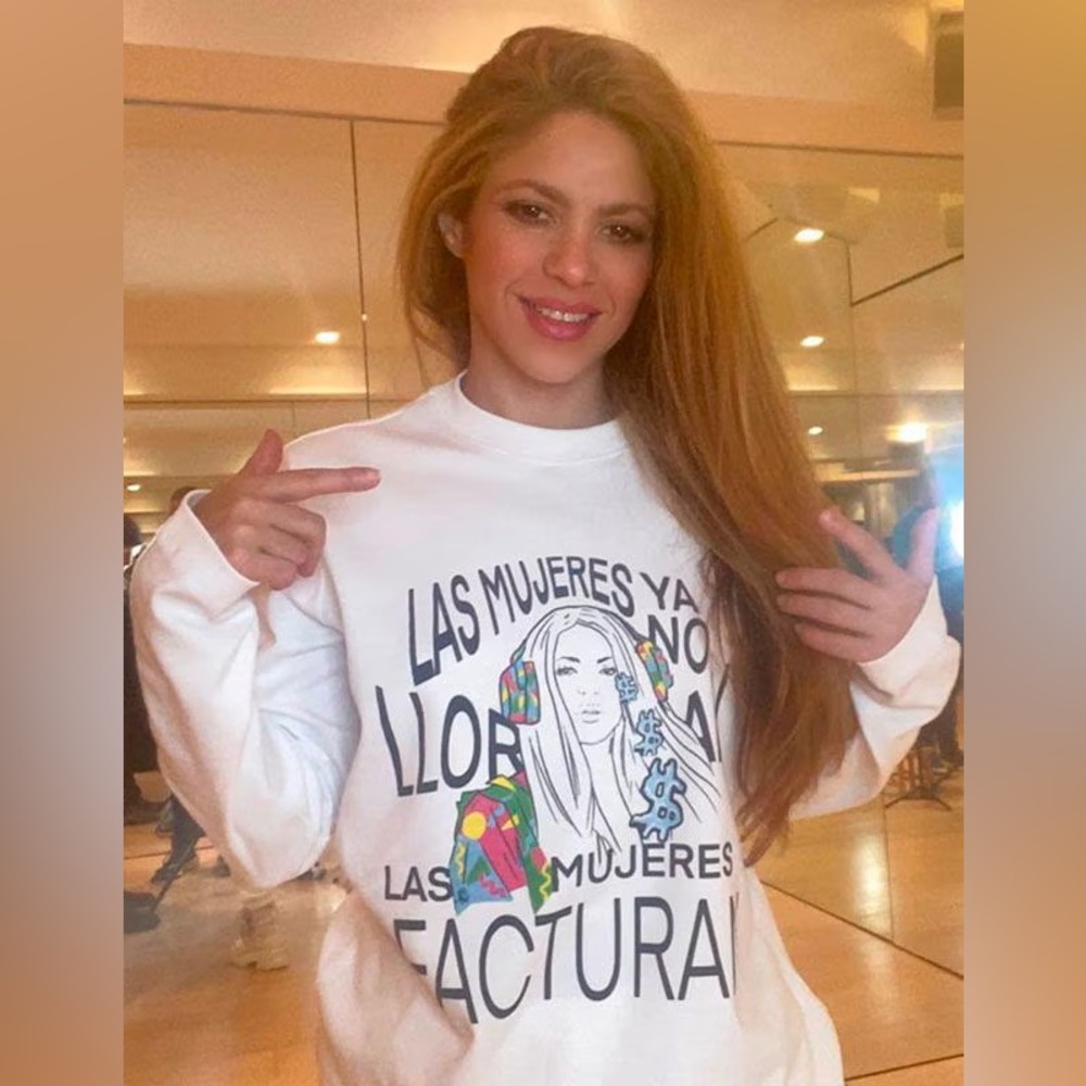 Shakira sweatshirt las mujeres ya no lloran